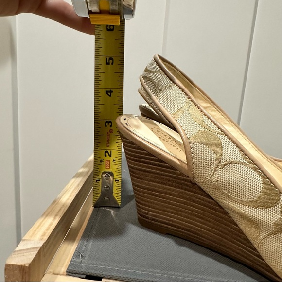 Coach wedges size 7.5 - Picture 5 of 5